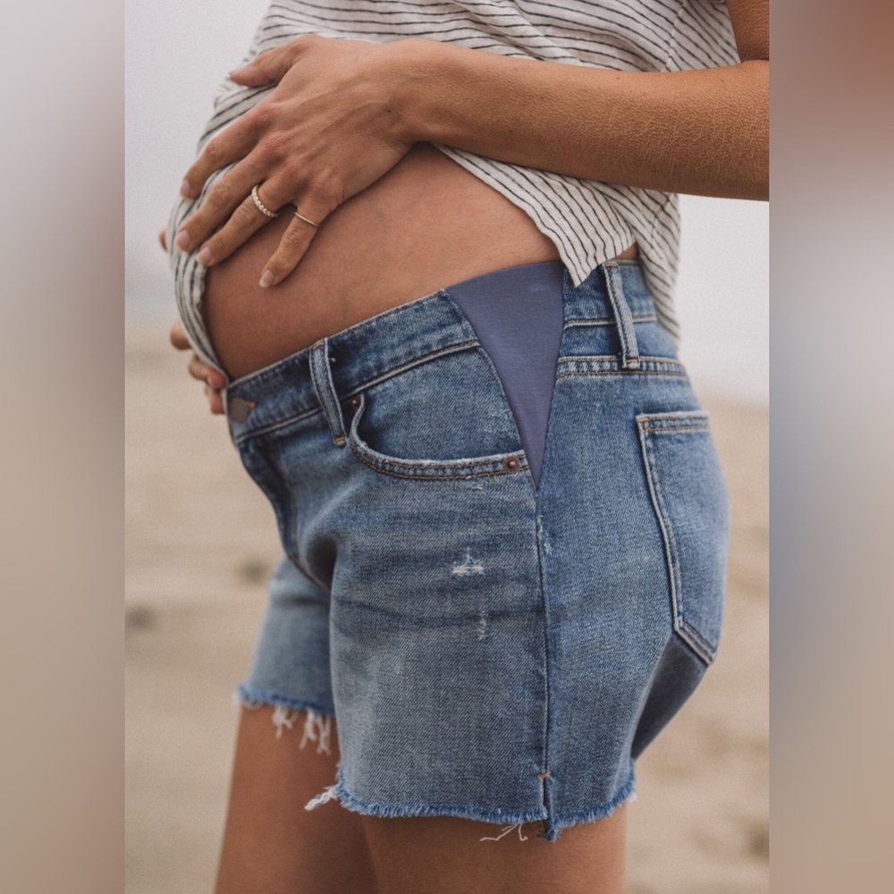Hatch Maternity cut off denim shorts size 27